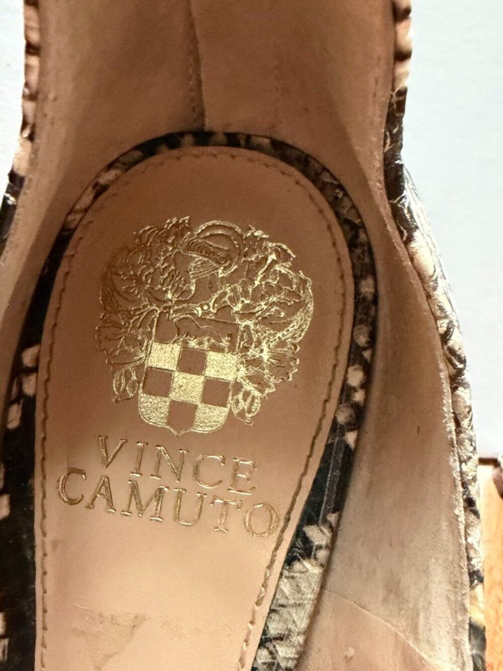 Vince Camuto 3 inch snakeskin heels, size 8.5 - Picture 2 of 9